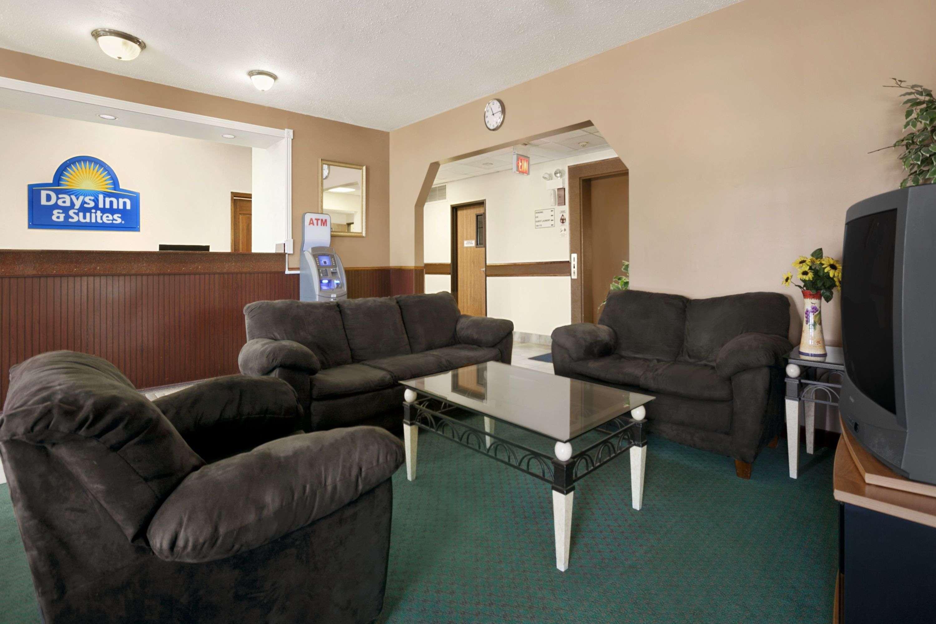 Days Inn & Suites By Wyndham Romeoville Eksteriør bilde