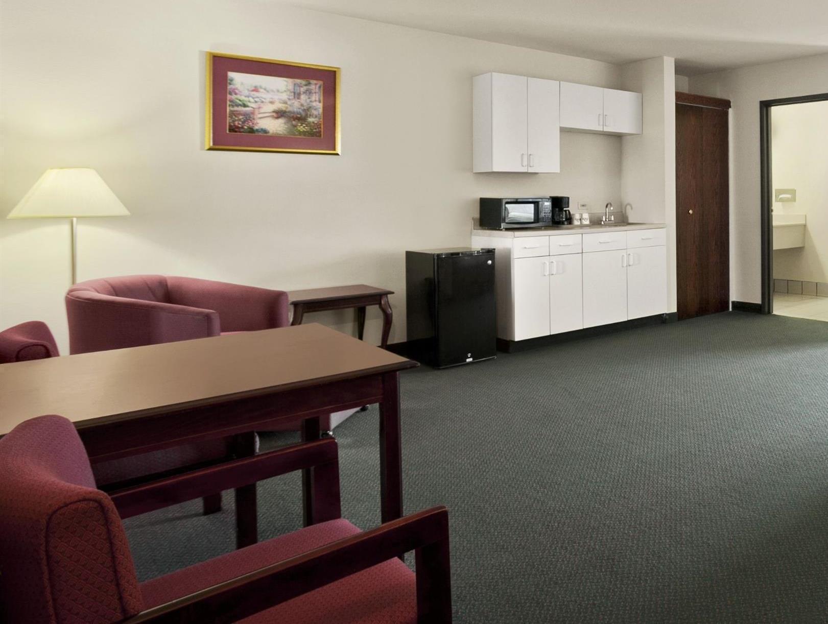 Days Inn & Suites By Wyndham Romeoville Eksteriør bilde